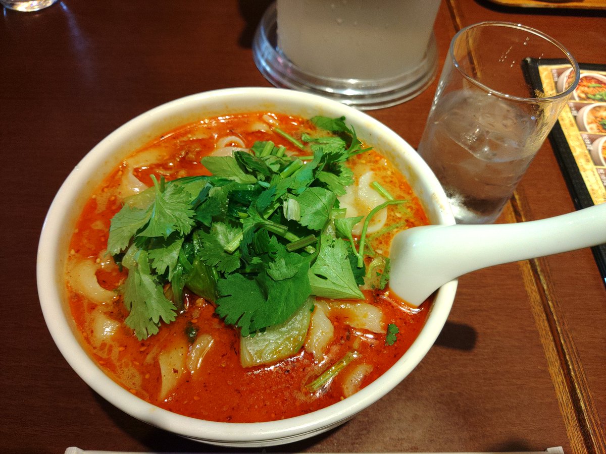 今日も仕事よりも大事な #ランチ🍴 の時間がやって来た🎵 #今日のランチ🍴 は #後楽園 #春日 #シーアン で #刀削麺 の #担々麺🍜  久しぶりに刀削麺🍜食べた( ﾟДﾟ)ｳﾏｰ