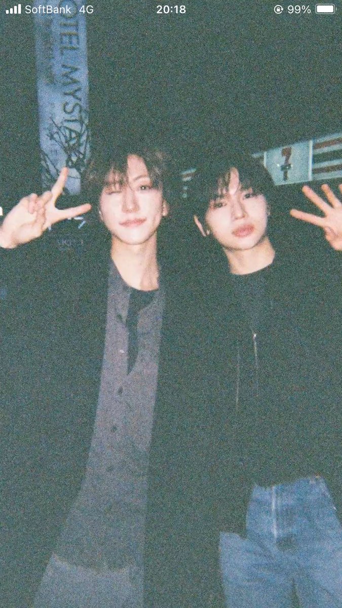 유찬 뿅뿅이.⋆𝜗𝜚 tweet media