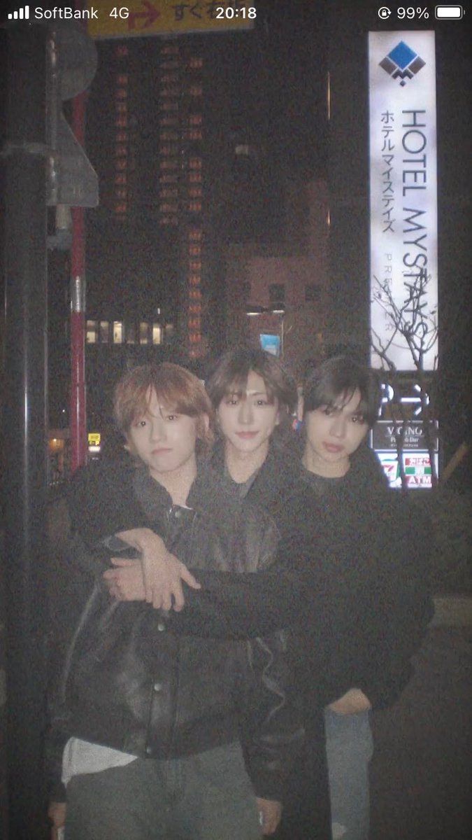 유찬 뿅뿅이.⋆𝜗𝜚 tweet media