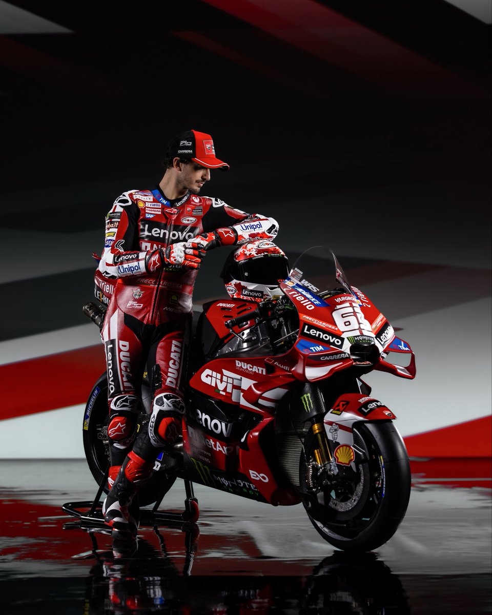 PeccoBagnaia's tweet photo. ❤️Si, sei bellissima. #GoFree https://t.co/sud86vwnFX