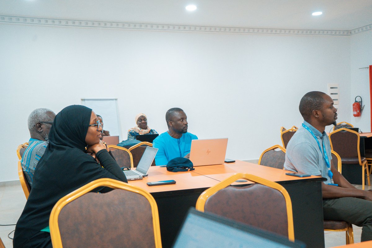 OnuSenegal's tweet photo. Jour 1 de la mission du Comité des programmes d'@OnuSenegal🇺🇳 &amp; du groupe inter-agences de suivi &amp; d'évaluation au Sud du 🇸🇳 par un briefing d’ouverture du PMT pour cadrer les objectifs, les enjeux de territorialisation des #ODD &amp; l’impact collectif dans les régions prioritaires. https://t.co/HNXWGMmGTG