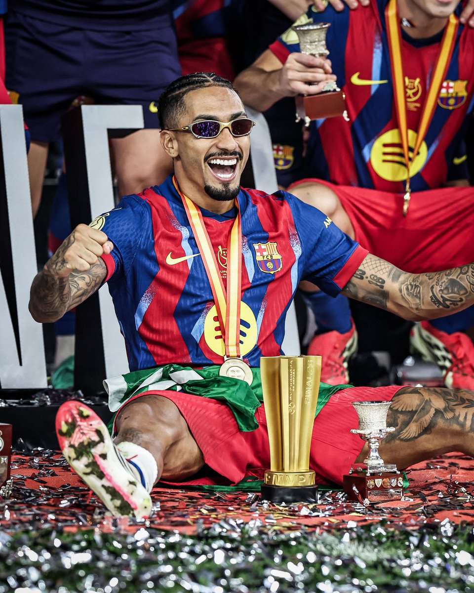 Culernews's tweet photo. 🚨O Barcelona perdeu 5 partidas nesta temporada.

Raphinha não foi titular em nenhuma delas. https://t.co/GxiDWTLU3d