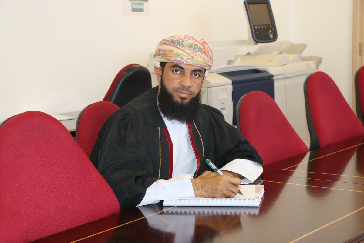 كلية الحقوق tweet media