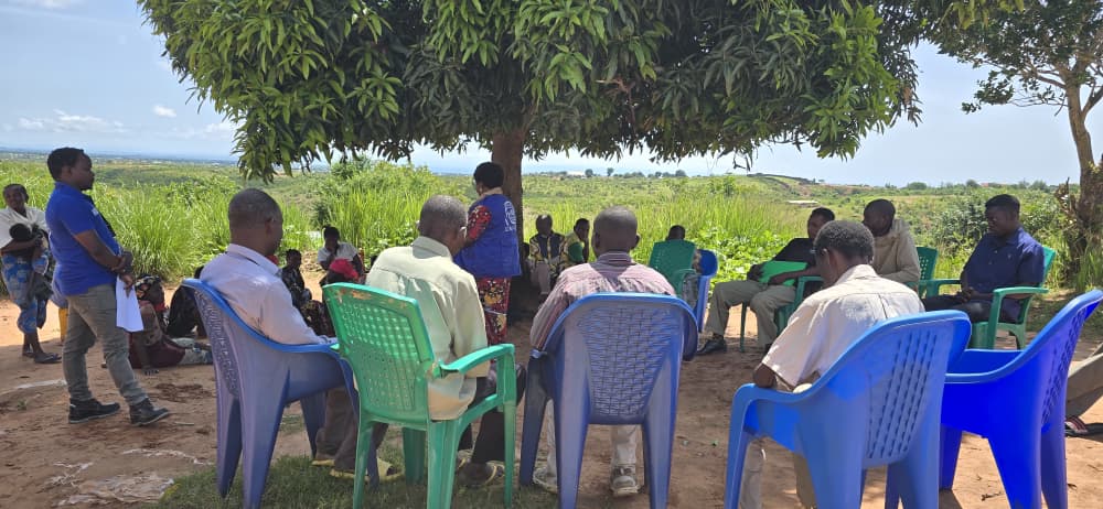 IOMinDRC's tweet photo. Informer, identifier, protéger ! À Kalemie, l’ #OIMRDC & @KfW_FZ_int @KfW mènent des sensibilisations dans 13 villages de Nyemba pour renforcer les connaissances en santé mentale, prévenir les VBG et soutenir la cohésion sociale. Les communautés s’engagent et amplifient l’impact! https://t.co/XqBWpevAF4