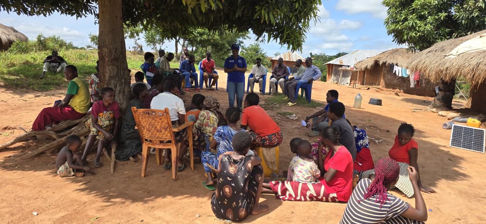 IOMinDRC's tweet photo. Informer, identifier, protéger ! À Kalemie, l’ #OIMRDC & @KfW_FZ_int @KfW mènent des sensibilisations dans 13 villages de Nyemba pour renforcer les connaissances en santé mentale, prévenir les VBG et soutenir la cohésion sociale. Les communautés s’engagent et amplifient l’impact! https://t.co/XqBWpevAF4