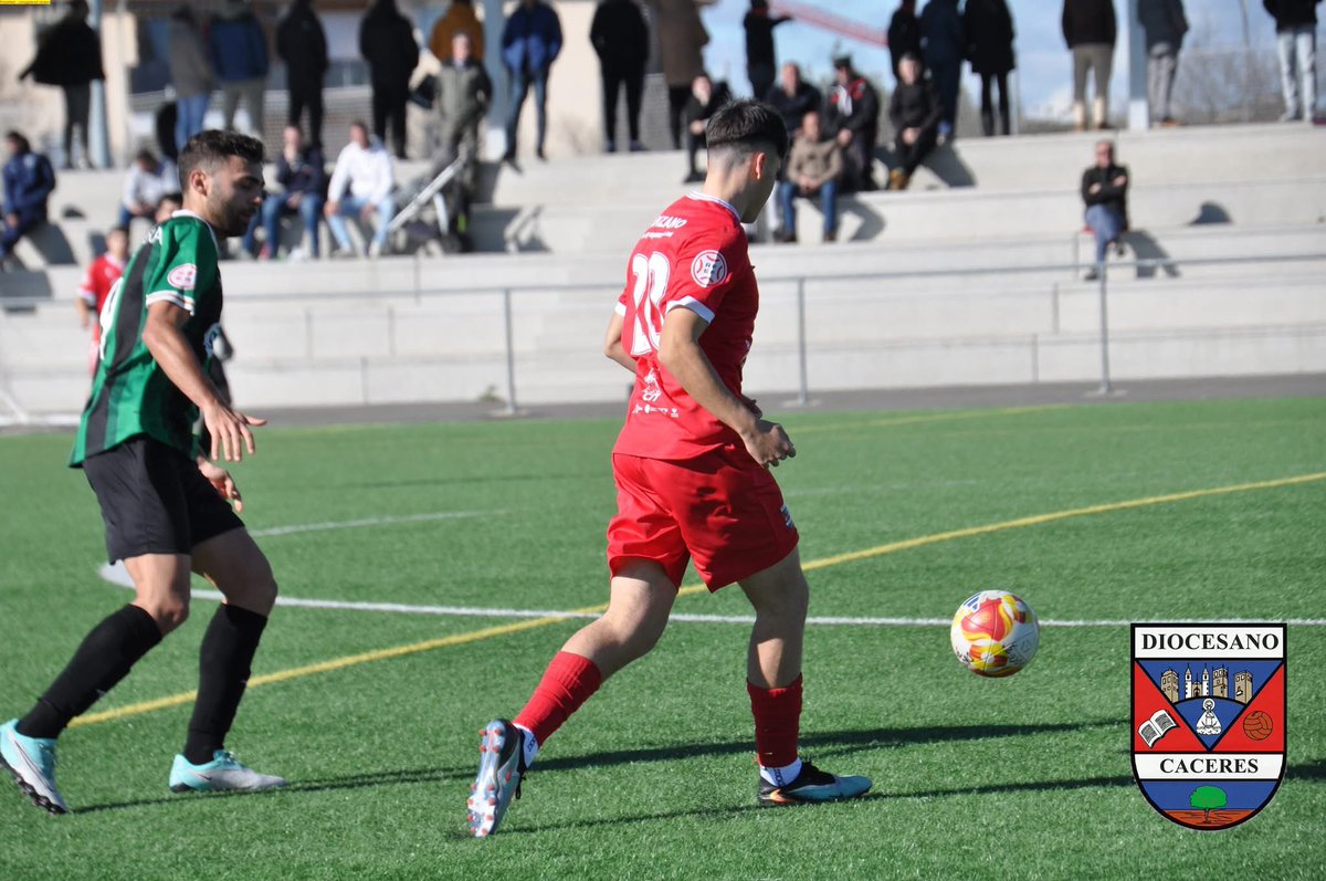 Los jugadores del 𝗝𝘂𝘃𝗲𝗻𝗶𝗹 𝗗𝗛, 𝗝𝗼𝘀𝗲́ 𝗠𝗼𝗿𝗮𝗹𝗲𝘀 𝘆 𝗦𝗲𝗿𝗴𝗶𝗼 𝗙𝗲𝗿𝗻𝗮́𝗻𝗱𝗲𝘇, debutaron con el 3RFEF el pasado domingo frente al <a href="/JerezClubFutbol/">Jerez C.F.</a>,siendo el debut en la categoría de 𝗦𝗲𝗿𝗴𝗶𝗼 𝗙𝗲𝗿𝗻𝗮́𝗻𝗱𝗲𝘇.

¡Enhorabuena chicos! ❤️💙
<a href="/cddiocesanofb/">Cantera CD Diocesano</a>