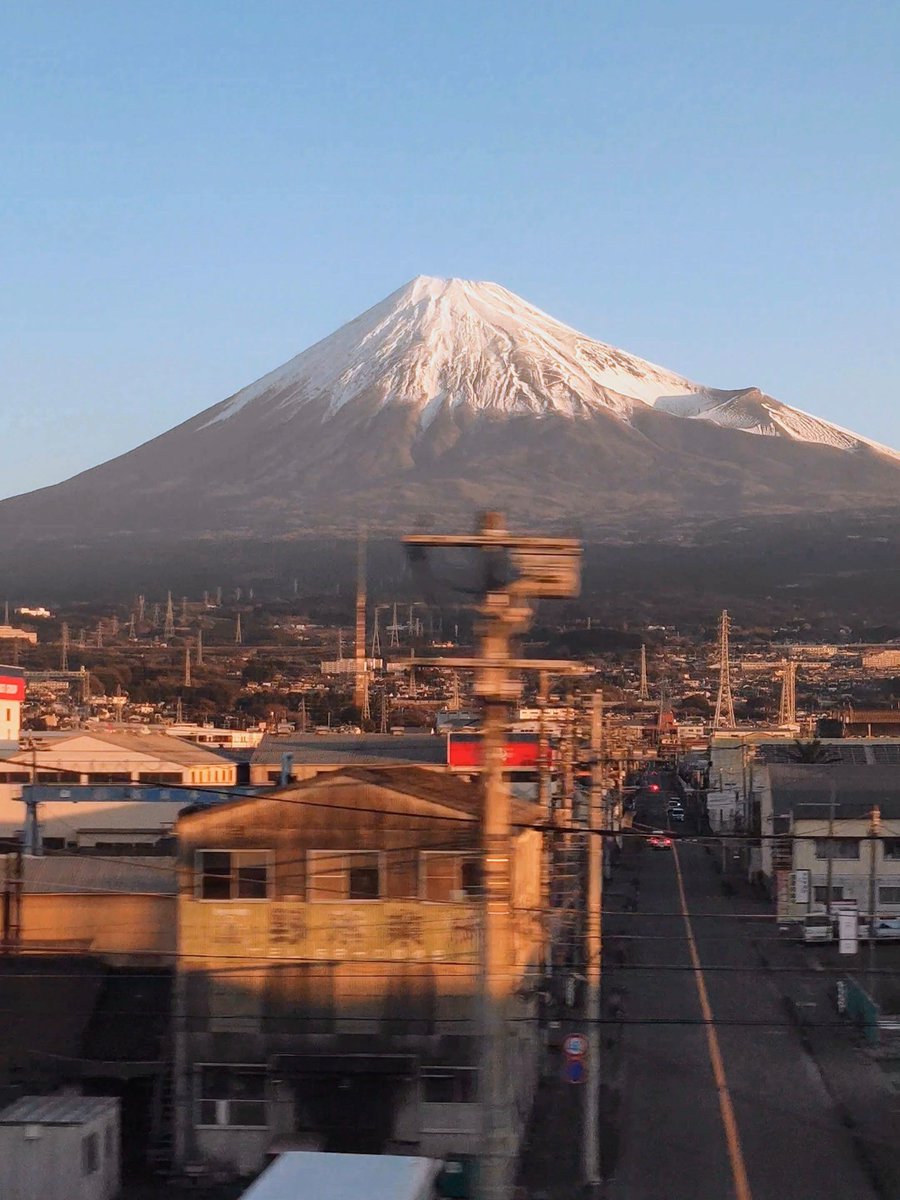 "Cruzar el país a 300km/h mientras ves esto. ¿Hay mejor forma de viajar?"
