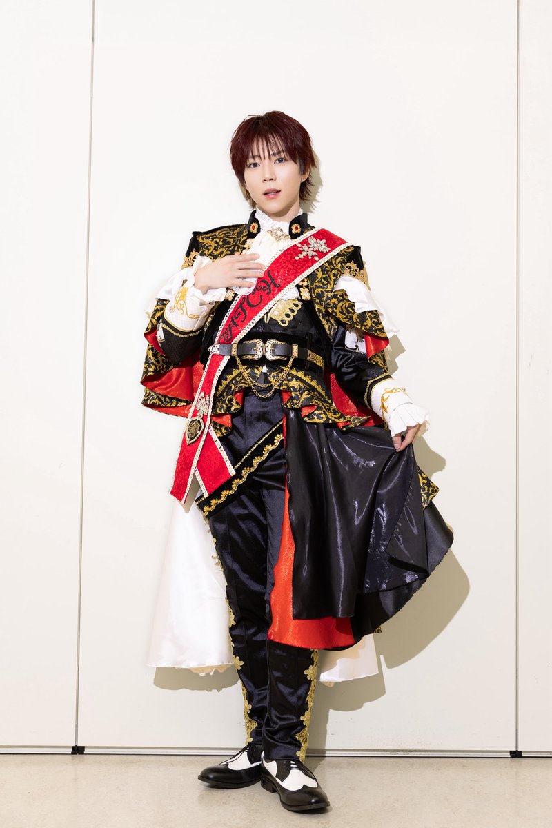 info__paragon's tweet photo. 🐼🐲⎯⎯⎯⎯⎯⎯⎯⎯⎯⎯⎯⎯ ⟡.·
     パンダドラゴンNew Costume
              ⚜️ロイヤル衣装⚜️
⟡.· ⎯⎯⎯⎯⎯⎯⎯⎯⎯⎯⎯⎯👕🎩

❤️ぱっち(@patch_paragon)👀

#パンダドラゴン #パラゴン https://t.co/wvMIZjaIaf