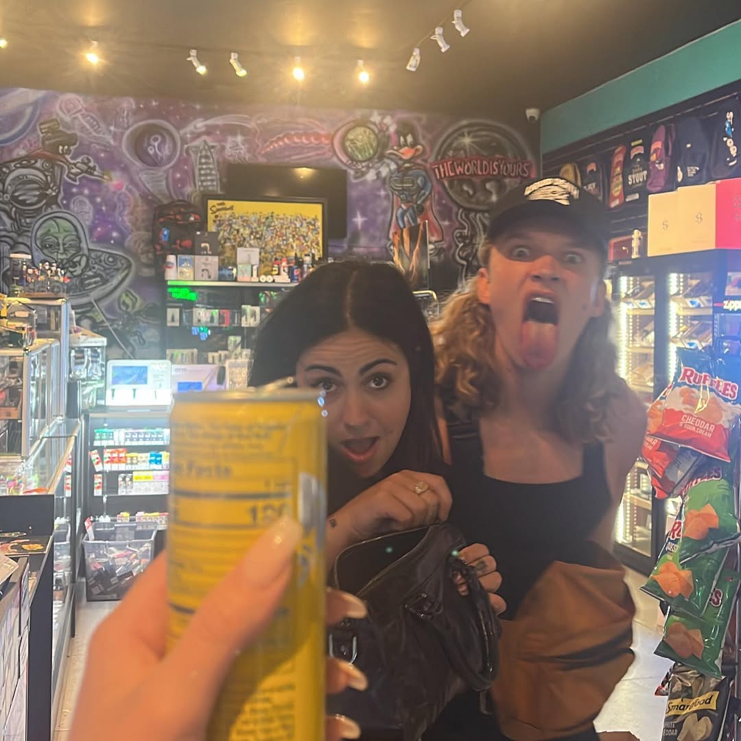 rozanovski's tweet image. desperately need to be his friend