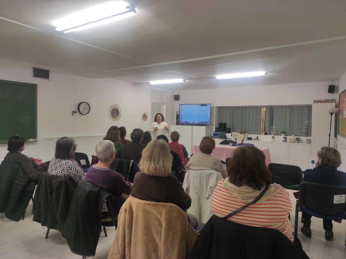 Amacmec1's tweet photo. Las mujeres de AMACMEC hemos tenido el privilegio de participar en este estudio tan especial sobre suelo pélvico, liderado por la Cátedra de Suelo Pélvico Capenergy CEU–Cardenal Herrera.
Innovación, investigación y práctica clínica unidas.
Gracias por confiar en AMACMEC. https://t.co/RF3sp5NqqT