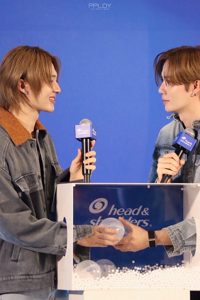 SirilukPts's tweet image. สายตา มันมีมวล มวลของความรักแน่ๆ

H AND S WITH ZNN

@zee_pruk @CwrNew 
#HeadandShouldersXZeeNunew
#ZeeNuNew