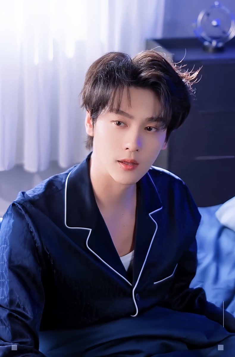 Eustheria's tweet image. must be nice waking up to this face every day