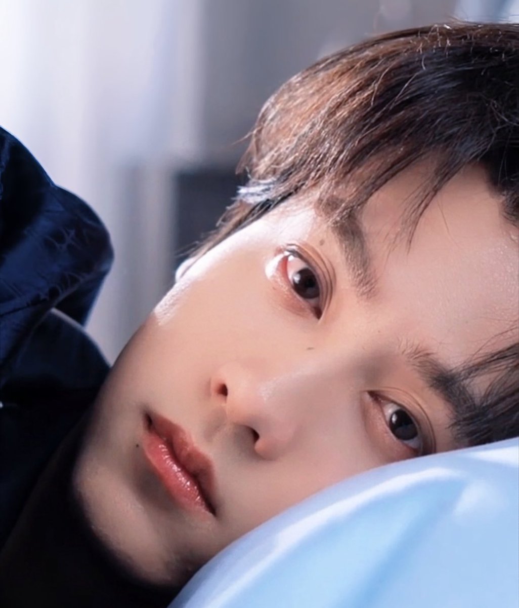 Eustheria's tweet image. must be nice waking up to this face every day