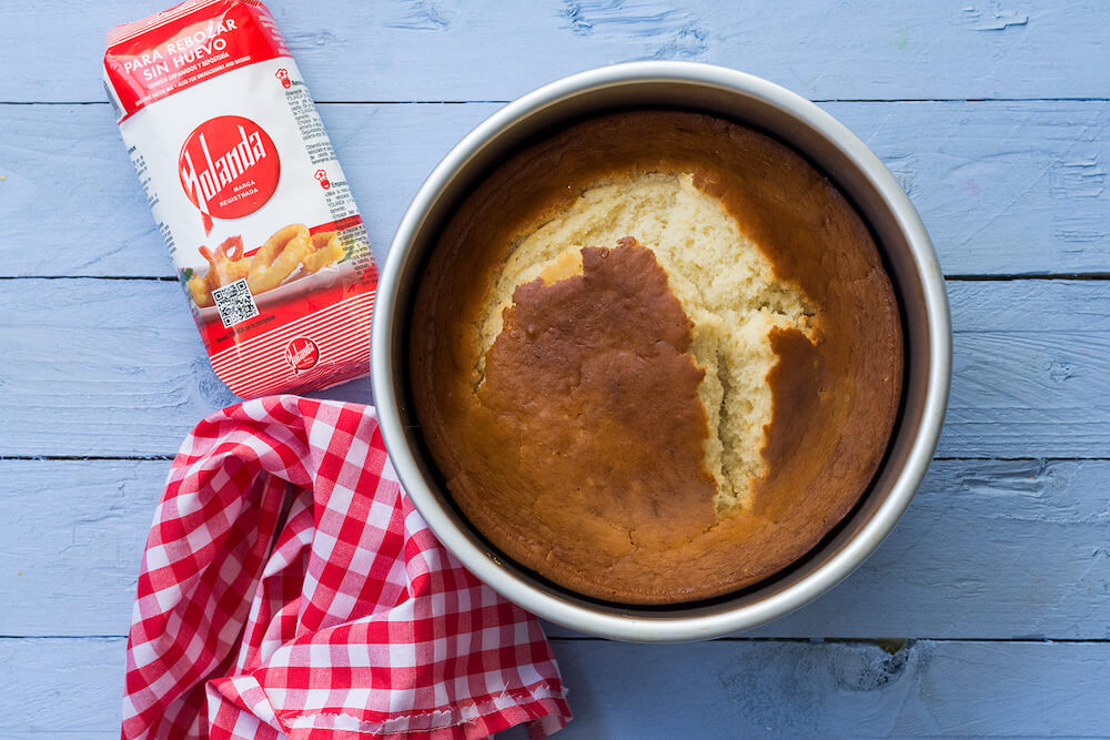 Hoy dicen que es #BlueMonday, pero en la cocina lo cambiamos de color.
Porque hay días grises que se arreglan encendiendo el horno, y preparando algo rico en casa. Si el lunes viene torcido, ponle harina… y que huela a bizcocho recién hecho. yolanda.es/recetas/bizcoc…