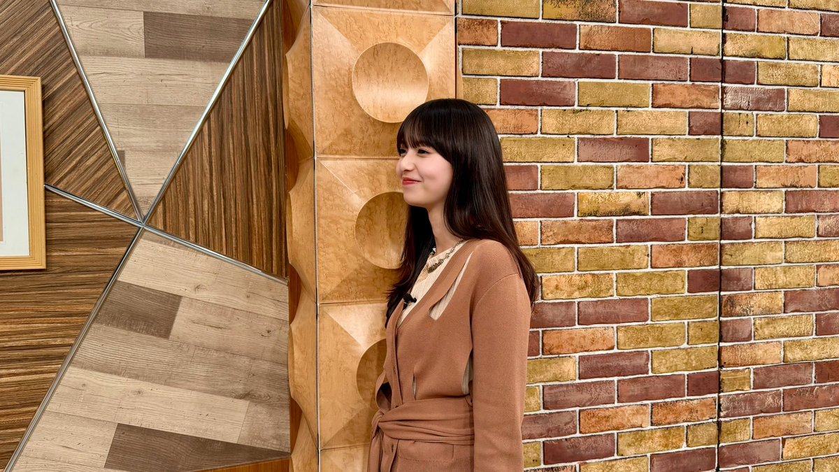 今夜24:15〜テレビ朝日「#ハマスカ放送部」に出演します🎶

普段言わないこと大発表会💡
ぜひご覧ください‼️

profu.link/u/hamasukabd5ch
#齋藤飛鳥

セットに馴染んでました🪵