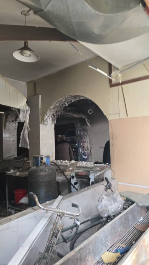 Repor_Line's tweet image. #BreakingNews 🚨
An explosion caused by a gas cylinder occurred in a local restaurant in the Gulforoshi alley of Shahr-e-Naw, Kabul, due to the negligence of the staff. No financial losses were reported; only minor damage was caused to the restaurant.
