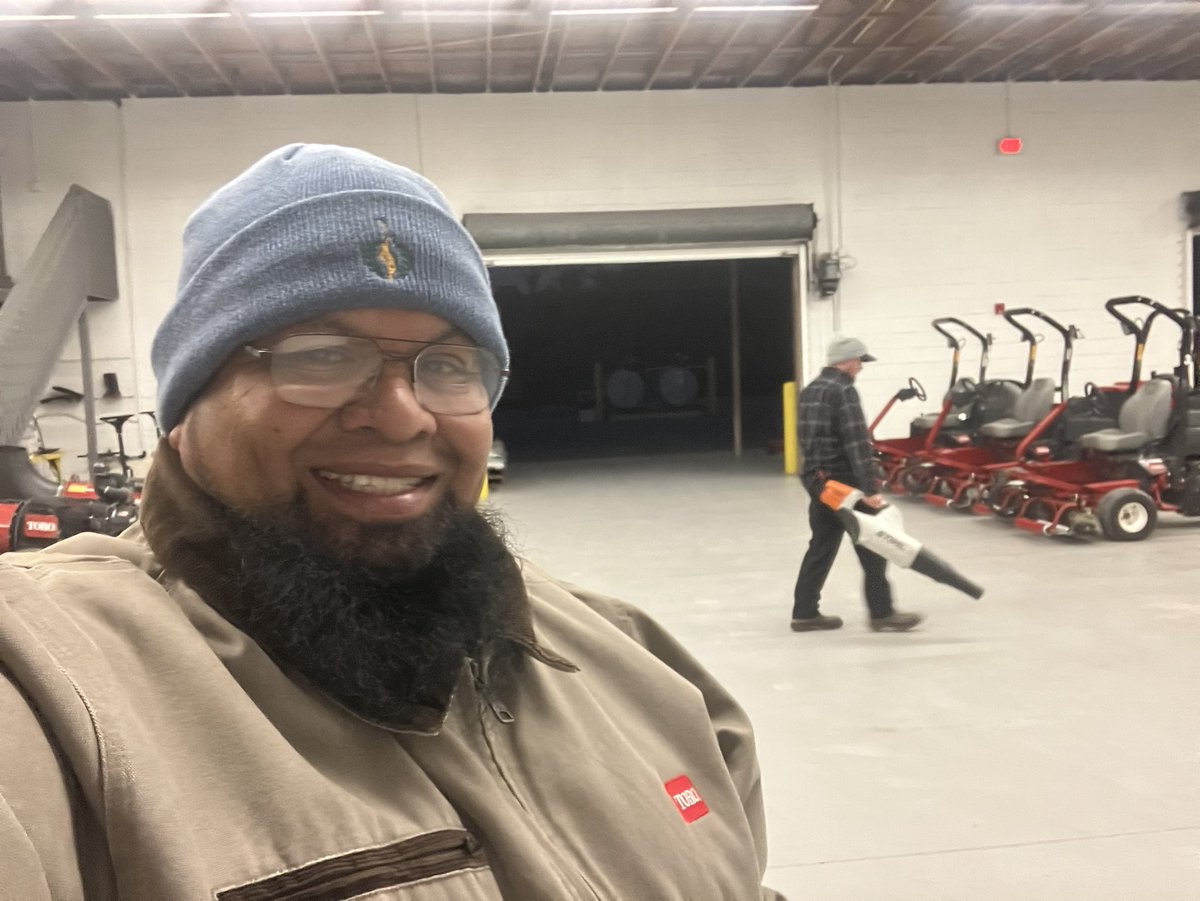 Turftech561's tweet photo. Good morning from South Florida!! Polar Vortex here! 😂
#reelturftechnicians
#Florida
#babyitscoldoutside https://t.co/H6ddp2PfuM