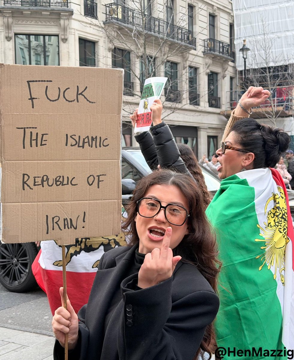 Nazi Hunters tweet media