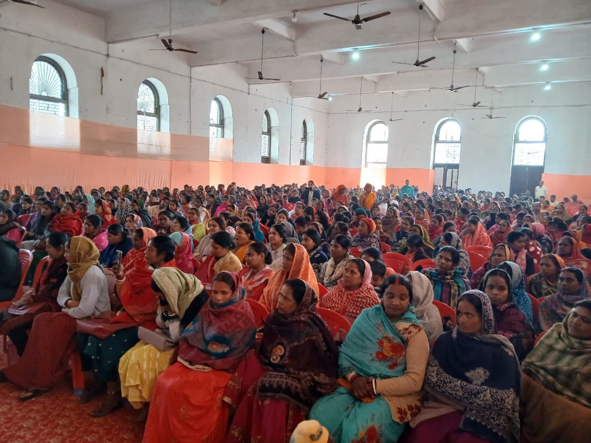 UdayChatterje's tweet photo. #Bihar A massive hygiene training drive took place today at Darbhanga, where over 750 street food vendors participated in an intensive workshop organized by FSSAI (Eastern Region) and the Darbhanga Municipal Corporation.
#FSSAITraining #StreetFoodVendor @fssaiindia https://t.co/aAod9SnzLn