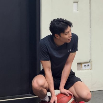 서, Johnny. tweet media