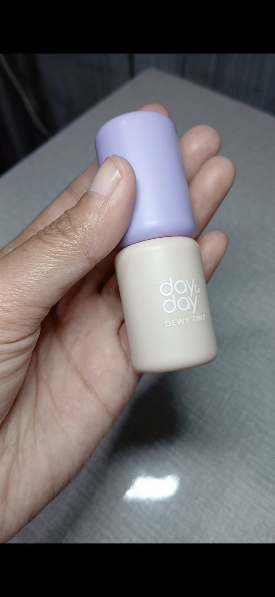 blueskyyes's tweet photo. Implora Day to Day Series Dewy Tint | Gloss Liptint Lipstick Bibir https://t.co/6XhjXz1BWZ https://t.co/MzXsTH7ZGa