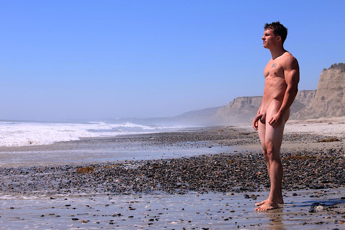 NWhants's tweet photo. The deserted beach with Chad Logan
#ChadLogan #NakedManOnTheBeach #NakedInNature https://t.co/Tv5pGmlRP3