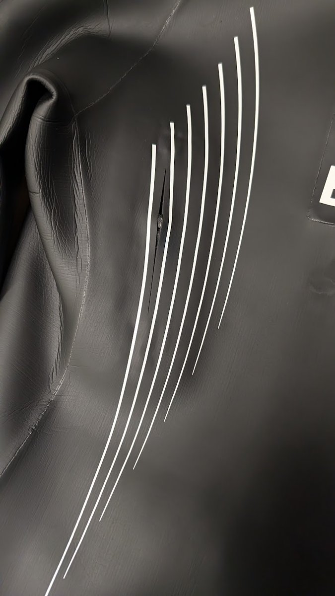 Zipforge's tweet image. Clean install at Zipforge! 🛠️
This HUUB suit got: • 2 discreet nipple zippers • 1 smooth groin zipper
Invisible finish with protective underlays &amp;amp; seamless bonding. Sleek, functional, and safe. 🏊‍♂️
DM for your own invisible upgrade!
#zipforge #huub #wetsuit #triathlon