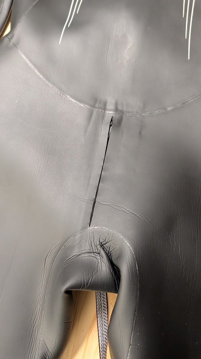 Zipforge's tweet image. Clean install at Zipforge! 🛠️
This HUUB suit got: • 2 discreet nipple zippers • 1 smooth groin zipper
Invisible finish with protective underlays &amp;amp; seamless bonding. Sleek, functional, and safe. 🏊‍♂️
DM for your own invisible upgrade!
#zipforge #huub #wetsuit #triathlon