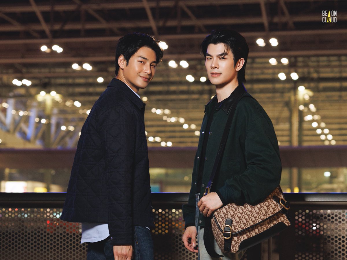 ภาพ Airport Look ของ มาย-ภาคภูมิ และ อาโป-ณัฐวิญญ์ ก่อนออกเดินทางไปร่วมงาน Dior Men’s Winter 2026–2027 Show ✨
 
#MileApoFlytoDiorWinter26
#DiorWinter26