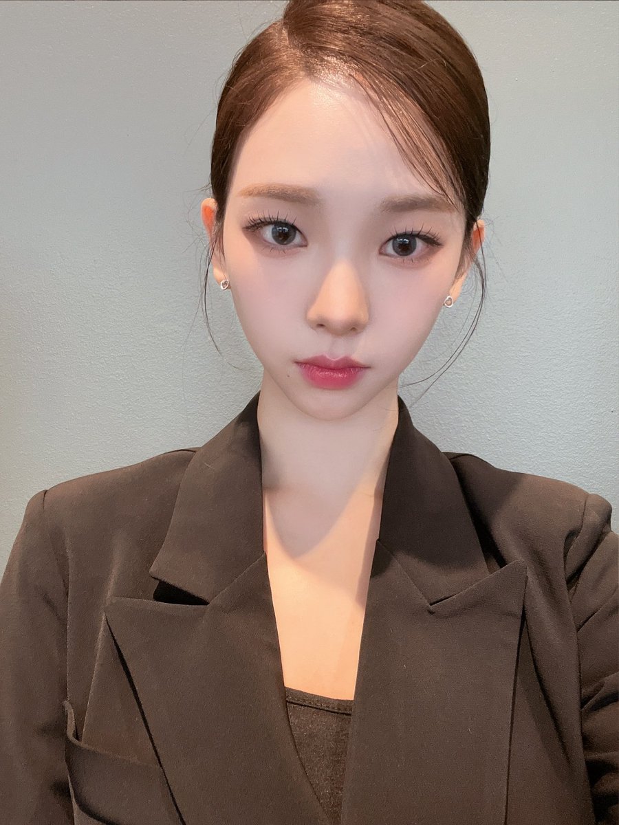 mydeepbluu's tweet image. 여자의 성장이란. .