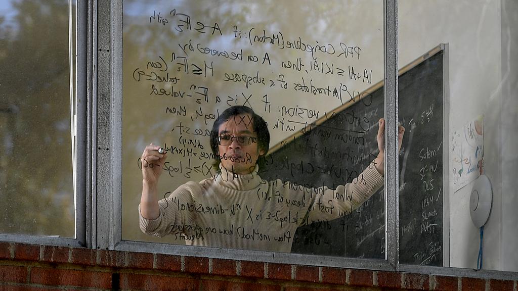 PhilosophyOfPhy's tweet image. Mathematics is not about numbers, equations, computations, or algorithms: it is about understanding.

- Terence Tao