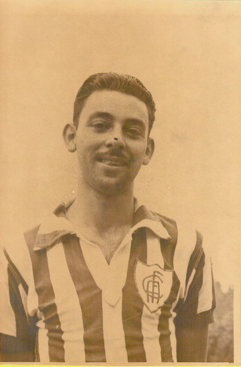 AFCHistoria's tweet photo. Se o América pudesse ser personificado em uma única pessoa, este seria Afonso Celso Raso.
Afonsinho já nadou, já jogou, já lançou, já defendeu, já dirigiu, já aconselhou, já presidiu e já viveu mais o América do que qualquer outro americano.
Que continue vivendo ainda muito mais! https://t.co/7G1u9Ohlo2