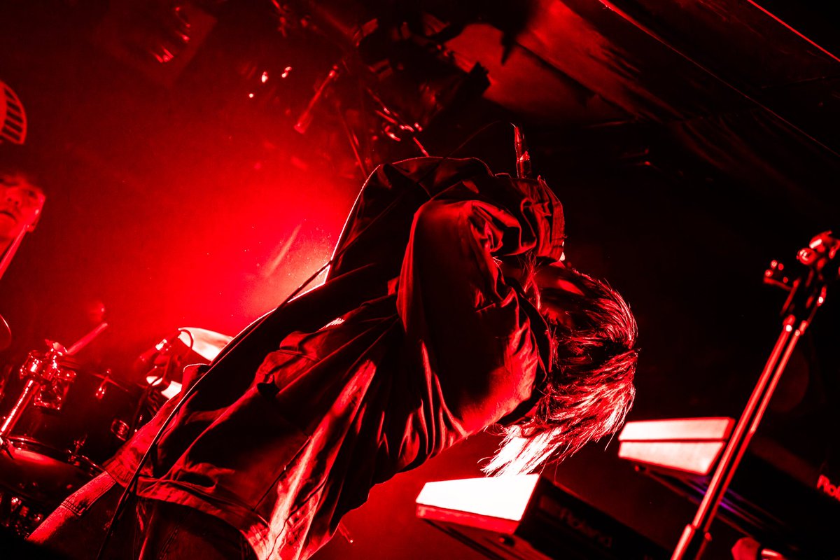 昨日は本当にありがとうございました！
つよつよメンツ、たくさんのお客さんいる中でガッチガチに緊張してましたがやり抜けました。
出番が終わって片付け中、幕越しに聞こえた「良かった」って声が本当に嬉しかったです。
これからもバンド頑張っていこうって改めて思えました。