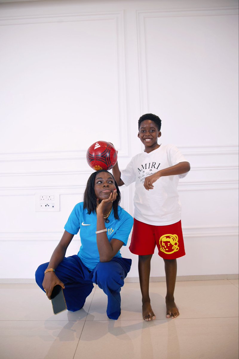 korty_EO's tweet image. Please watch Flow with Korty ft Tiwa Savage if you haven’t 🥹 thank you ❤️ youtu.be/eCYabgeiMss?si…