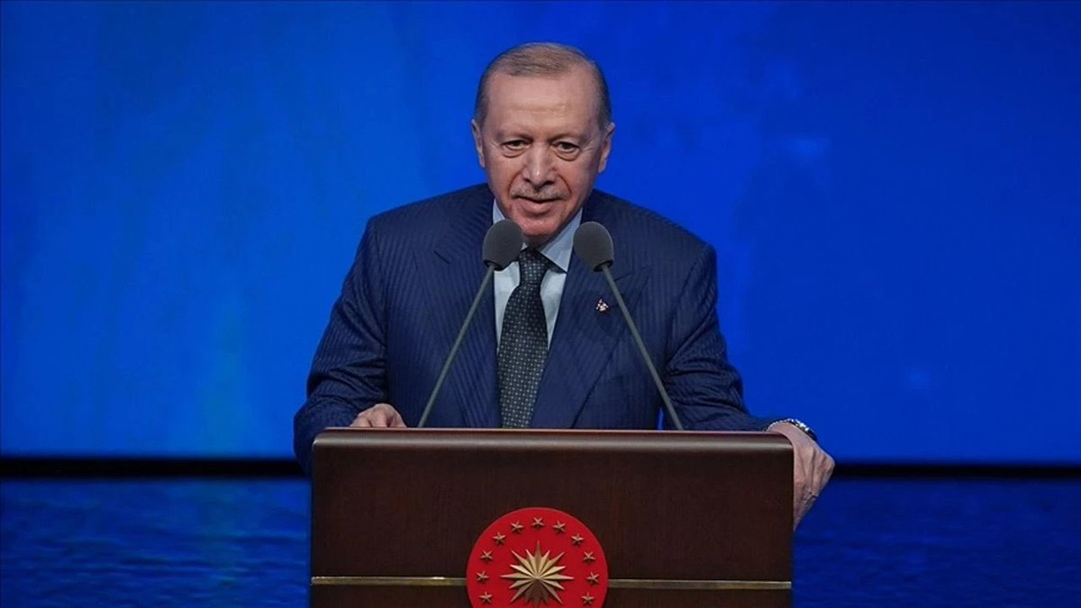 Cumhurbaşkanı Erdoğan:

 “Rakiplerimizin takoz siyasetine rağmen eser ve hizmet siyasetimizden taviz vermedik.”