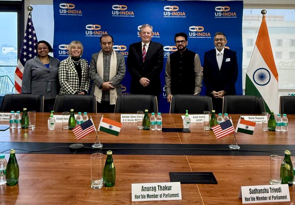ianuragthakur's tweet image. Accompanied by our senior party colleague and Rajya Sabha MP Shri Sudhanshu Trivedi ji, we had a very fruitful meeting with U.S. Senator Mr. Steve Daines on the Indo–U.S. relationship. We exchanged views on key issues and discussed ways to reposition and recalibrate our