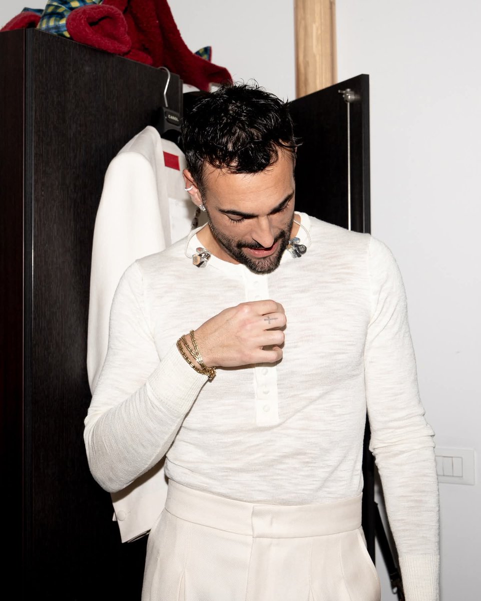 Sandrina882's tweet photo. Se l'eleganza fosse una persona sarebbe sicuramente @mengonimarco  🤍 https://t.co/ooTed4Zvnx