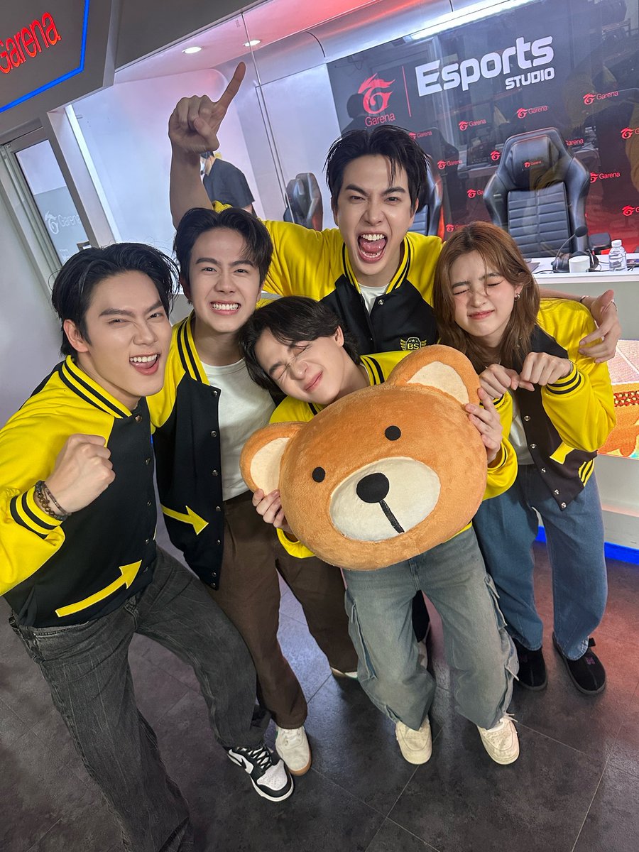 ขอขอบคุณ <a href="/GarenaRoVTH/">Garena RoV Thailand</a> <a href="/WeTVThailand/">WeTV Thailand</a> <a href="/BeMyPlayerTH/">ซอโซ่ล่ามธีร์ Be My Player Two</a> ที่ให้พวกเรา ‘แม็กกี้บาส’ และขี้ซุยบราเทอร์ มาร่วมลงแข่ง RoV ใน ‘Live RoV GM EVENT ซอโซ่ล่ามธีร์’ วันนี้มาก ๆ นะคะ

และขอขอบคุณ #6CODE ทุก ๆ คนที่ส่งกำลังใจมาให้กันด้วยนะค้าบ เดือด ๆ เลยวันนี้ 🔥🔥

BS BROTHERS X ROV