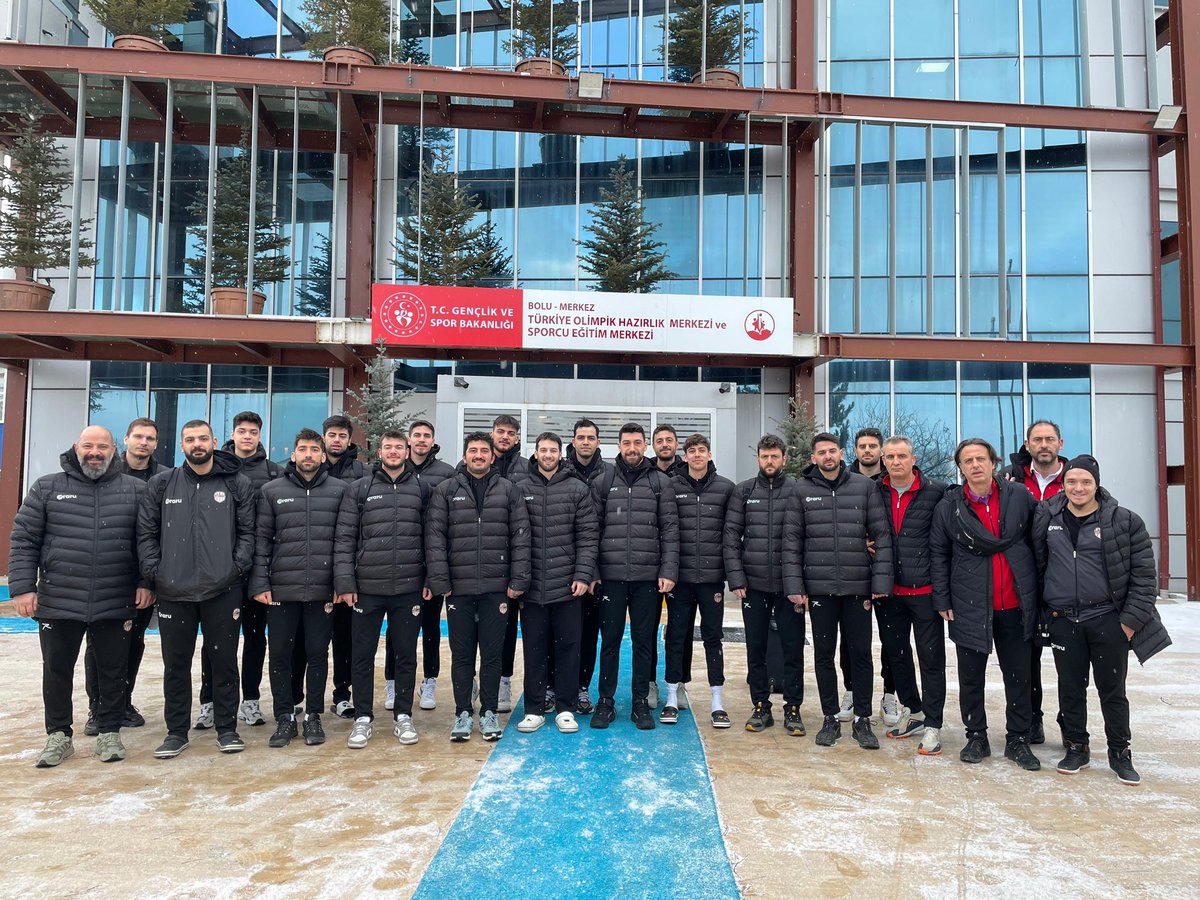 İstanbul Gençlik Spor Kulübü Erkek Hentbol Takımını, 18-23 Ocak 2026 tarihleri arasında kamplarını yapmak üzere ilimizde ağırlıyoruz. Sporcularımıza ve antrenörlerimize başarılı ve verimli bir kamp dönemi dileriz.

<a href="/OA_BAK/">Dr. Osman Aşkın Bak</a> 
<a href="/hamzayerlikaya/">Hamza Yerlikaya 🇹🇷</a> 
<a href="/sosanoglu/">Ali Sosanoglu</a> 
<a href="/GSB_Bolu/">Bolu Gençlik ve Spor İl Müdürlüğü</a> 
<a href="/Emrullah__Guler/">Emrullah Güler 🇹🇷</a>