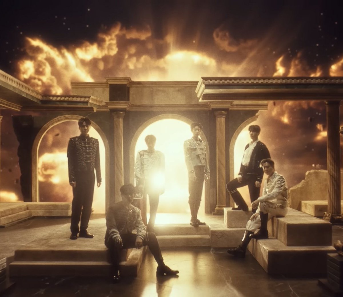 exochartstats's tweet photo. EXO 'Crown' MV is the #1 Trending Music Video Worldwide 🌐 

#EXO #EXO_Crown @weareoneEXO https://t.co/NZTVpKXCED