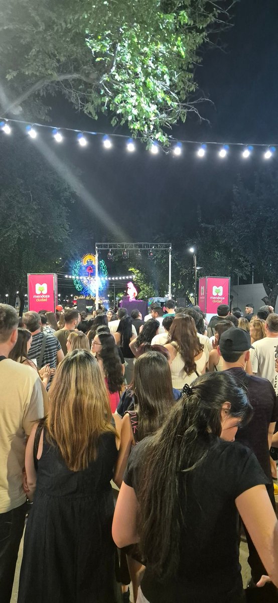 Agradezco al intendente de la Ciudad, <a href="/UlpianoSuarez/">Ulpiano Suarez</a>, por la invitación al Partido Demócrata a la inauguración de la nueva calle Sarmiento.