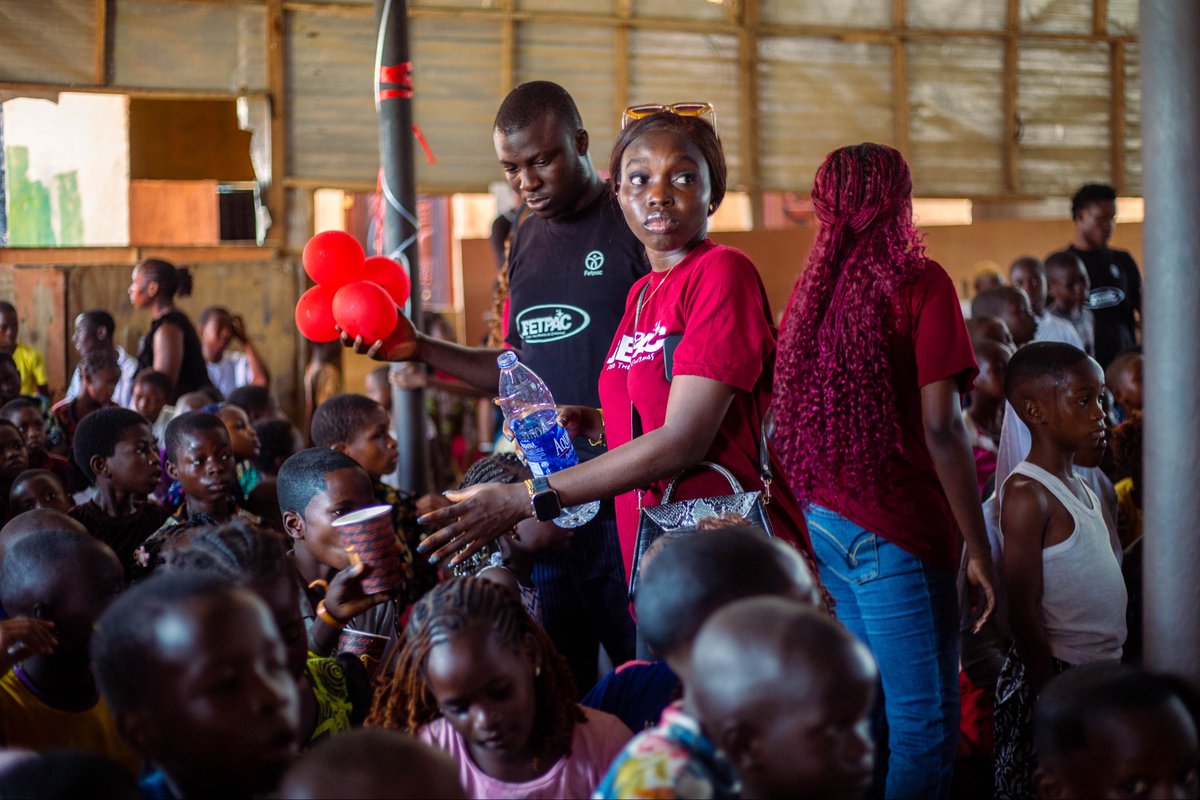 CARING isn’t seasonal, it’s a way of life ❤️

Teaching the kids to show up with love, empathy, and purpose every day. @aquafinanigeria @sbc_nigeria 

#FETPACRecap #FetpacThe7th