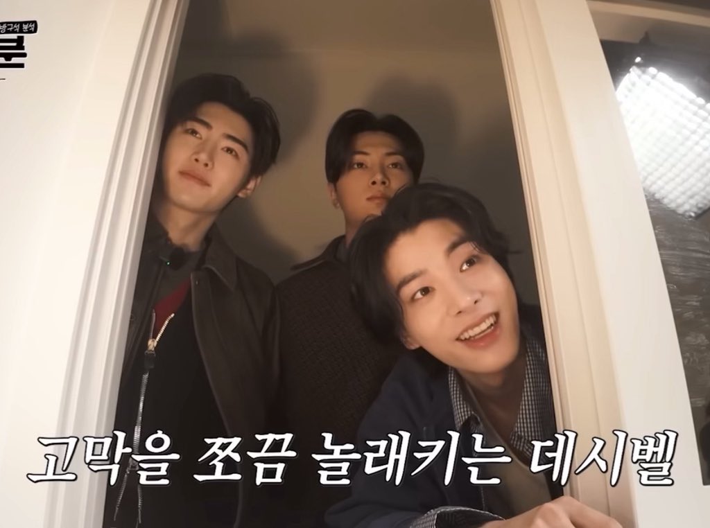 heartis_jake's tweet image. รุปนี้คาแรคเต้อชัดมากอะ ใครหมาเด้น ใครแมวดำ ใครหมาขาว