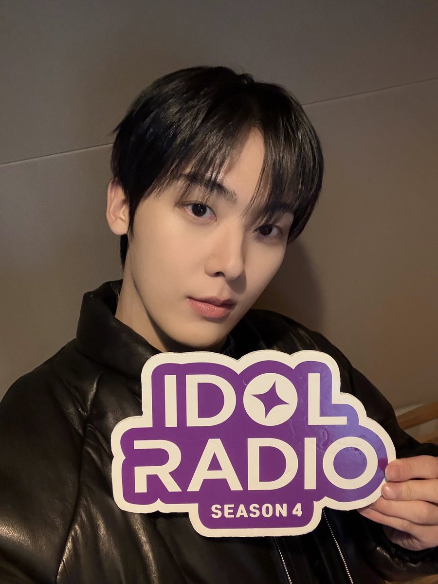 idolradiokorea's tweet image. 아이돌 라디오4 #ep190 윤산하, 최보민, 종호 (DJ 에릭)와 함께하는 스트리밍 방송이 시작됐습니다

📲 MBC RADIO 공식 Youtube 채널에서 라이브 스트리밍
youtube.com/live/IhULnqwVN…

@THEBOYZ_officl
@YOONSANHA_offcl
@official_bomin
@ATEEZofficial

#MBC #IDOLRADIO #아이돌라디오 #더보이즈 #에릭…