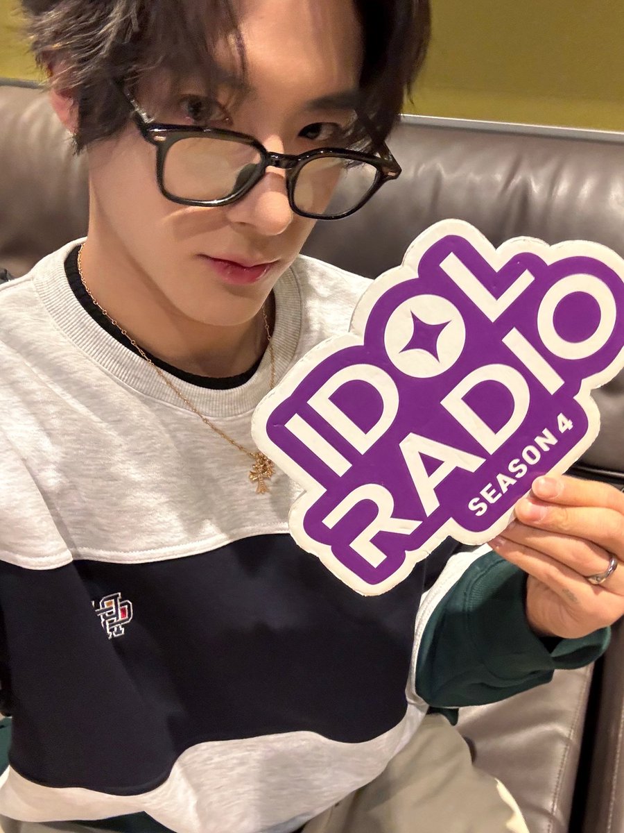 idolradiokorea's tweet image. 아이돌 라디오4 #ep190 윤산하, 최보민, 종호 (DJ 에릭)와 함께하는 스트리밍 방송이 시작됐습니다

📲 MBC RADIO 공식 Youtube 채널에서 라이브 스트리밍
youtube.com/live/IhULnqwVN…

@THEBOYZ_officl
@YOONSANHA_offcl
@official_bomin
@ATEEZofficial

#MBC #IDOLRADIO #아이돌라디오 #더보이즈 #에릭…