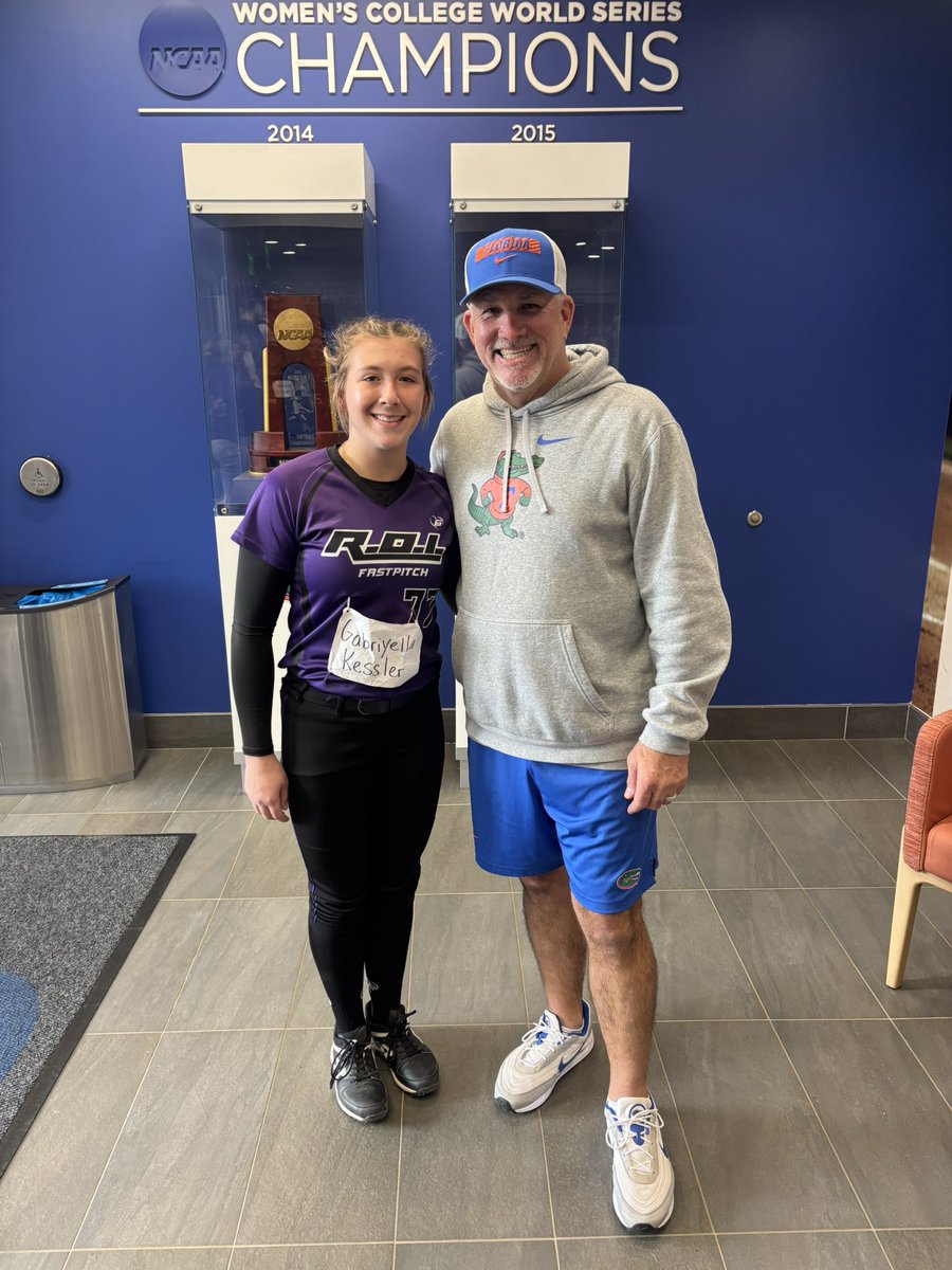GabriyellaK's tweet image. I had a great time at @gatorssb prospect camp! Thank you @_TimWalton @Coach_AT @svanbrak @FranEnea10 . I enjoyed working with and getting to know the coaches, seeing your facilities and learning about the program. Thank you for the invite and can't wait to be back! Go gators!! 🐊…