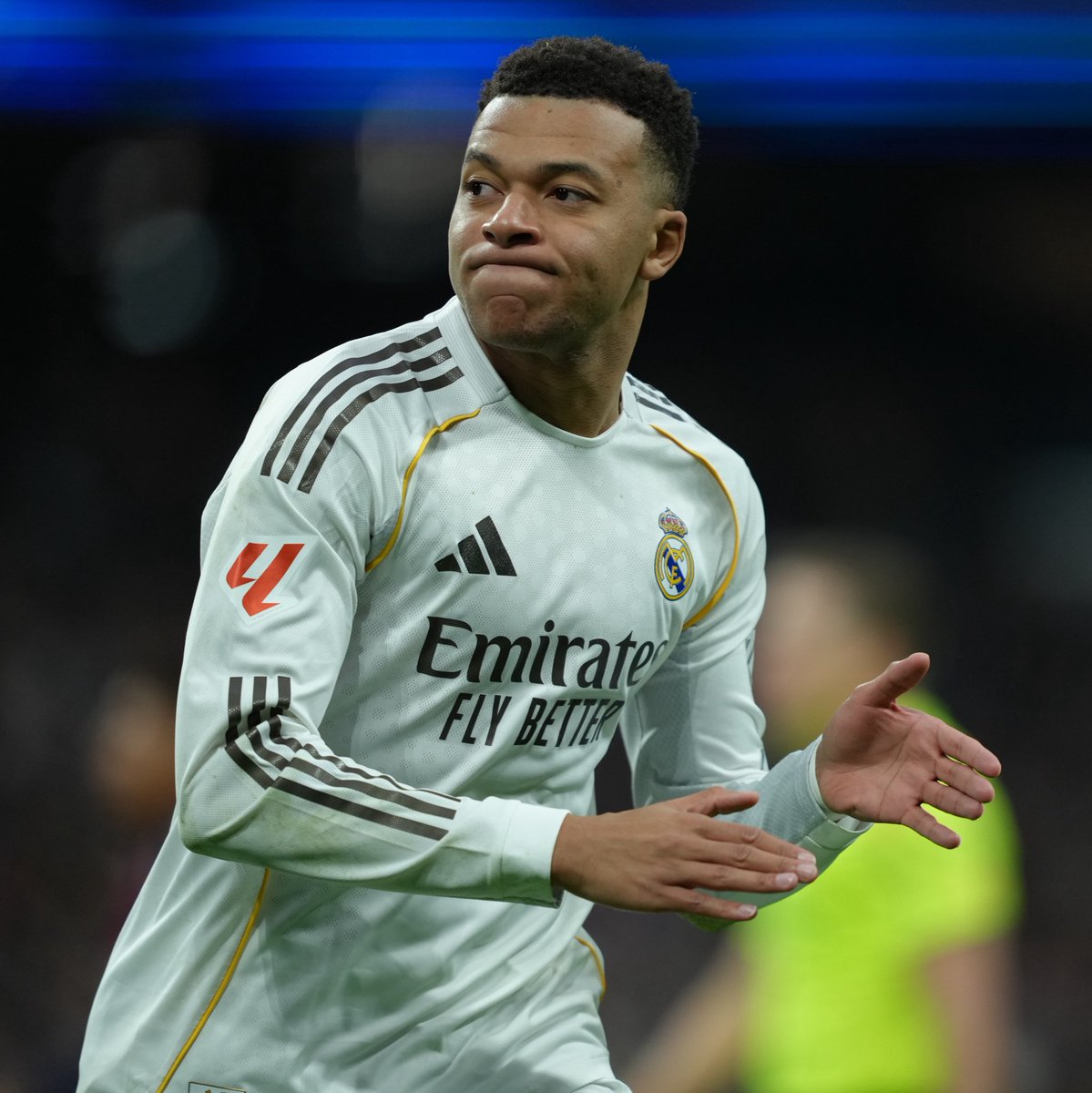 _BeFootball's tweet image. 🚨 Kylian Mbappé 🇫🇷 : « 𝗝’𝗔𝗜 𝗣𝗔𝗦𝗦𝗘́ 𝗟𝗔 𝗠𝗢𝗜𝗧𝗜𝗘́ 𝗗𝗘 𝗟𝗔 𝗡𝗨𝗜𝗧 𝗔𝗨 𝗧𝗘́𝗟𝗘́𝗣𝗛𝗢𝗡𝗘 𝗔𝗩𝗘𝗖 𝗔𝗖𝗛𝗥𝗔𝗙. 🇲🇦😢

Je sais ce qu'il s'est passé. Je comprends comment il doit se sentir, j'ai connu ça. 𝗜𝗹 𝗱𝗼𝗶𝘁 𝗮𝘃𝗼𝗶𝗿 𝗱𝗲 𝗹𝗮 𝗱𝗲́𝗰𝗲𝗽𝘁𝗶𝗼𝗻,…