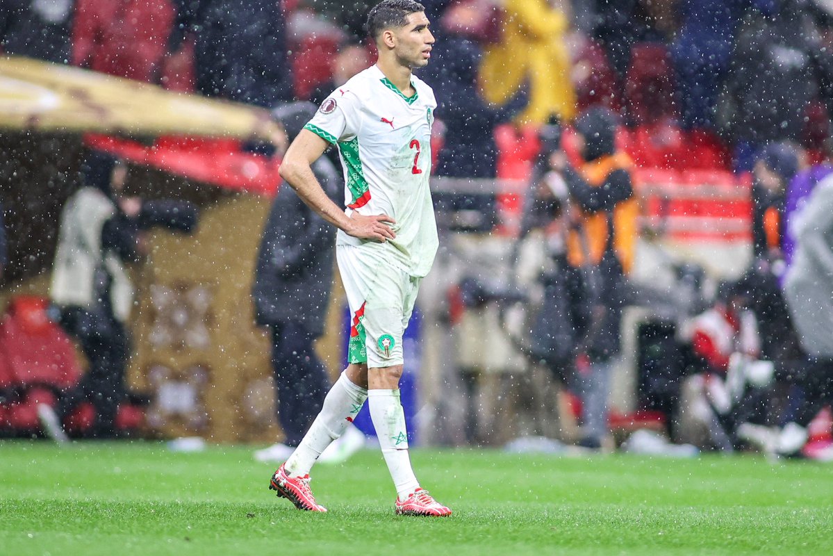 _BeFootball's tweet image. 🚨 Kylian Mbappé 🇫🇷 : « 𝗝’𝗔𝗜 𝗣𝗔𝗦𝗦𝗘́ 𝗟𝗔 𝗠𝗢𝗜𝗧𝗜𝗘́ 𝗗𝗘 𝗟𝗔 𝗡𝗨𝗜𝗧 𝗔𝗨 𝗧𝗘́𝗟𝗘́𝗣𝗛𝗢𝗡𝗘 𝗔𝗩𝗘𝗖 𝗔𝗖𝗛𝗥𝗔𝗙. 🇲🇦😢

Je sais ce qu'il s'est passé. Je comprends comment il doit se sentir, j'ai connu ça. 𝗜𝗹 𝗱𝗼𝗶𝘁 𝗮𝘃𝗼𝗶𝗿 𝗱𝗲 𝗹𝗮 𝗱𝗲́𝗰𝗲𝗽𝘁𝗶𝗼𝗻,…