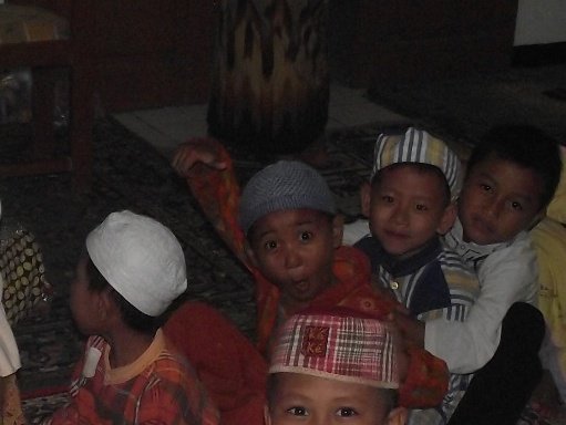 pas alit meni rajin ka masjid sok ambek mun teu di ugahkeun subuh, ayeuna kalah beuki kana mabok
:')