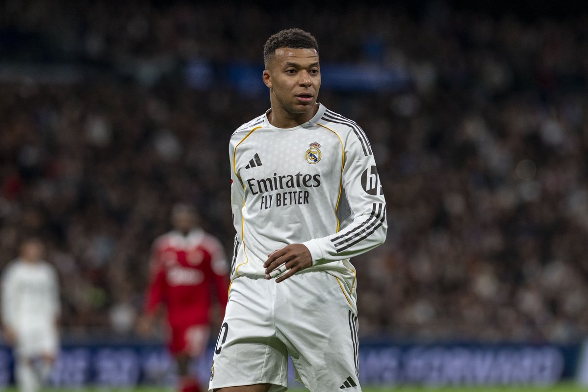 ActuFoot_'s tweet image. 🚨 𝗞𝗬𝗟𝗜𝗔𝗡 𝗠𝗕𝗔𝗣𝗣𝗘́ 🇫🇷 𝗦𝗢𝗨𝗧𝗜𝗘𝗡𝗧 𝗕𝗥𝗔𝗛𝗜𝗠 𝗗𝗜𝗔𝗭 🇲🇦 ! 🫂

« Je n’ai pas parlé directement avec lui. J’ai parlé avec Achraf et je sais un peu ce qu’il s’est passé. 

C’est une période difficile. 𝗖’𝗲𝘀𝘁 𝘃𝗿𝗮𝗶 𝗾𝘂𝗲 𝗷’𝗮𝗶 𝗮𝘂𝘀𝘀𝗶 𝘁𝗿𝗮𝘃𝗲𝗿𝘀𝗲́…